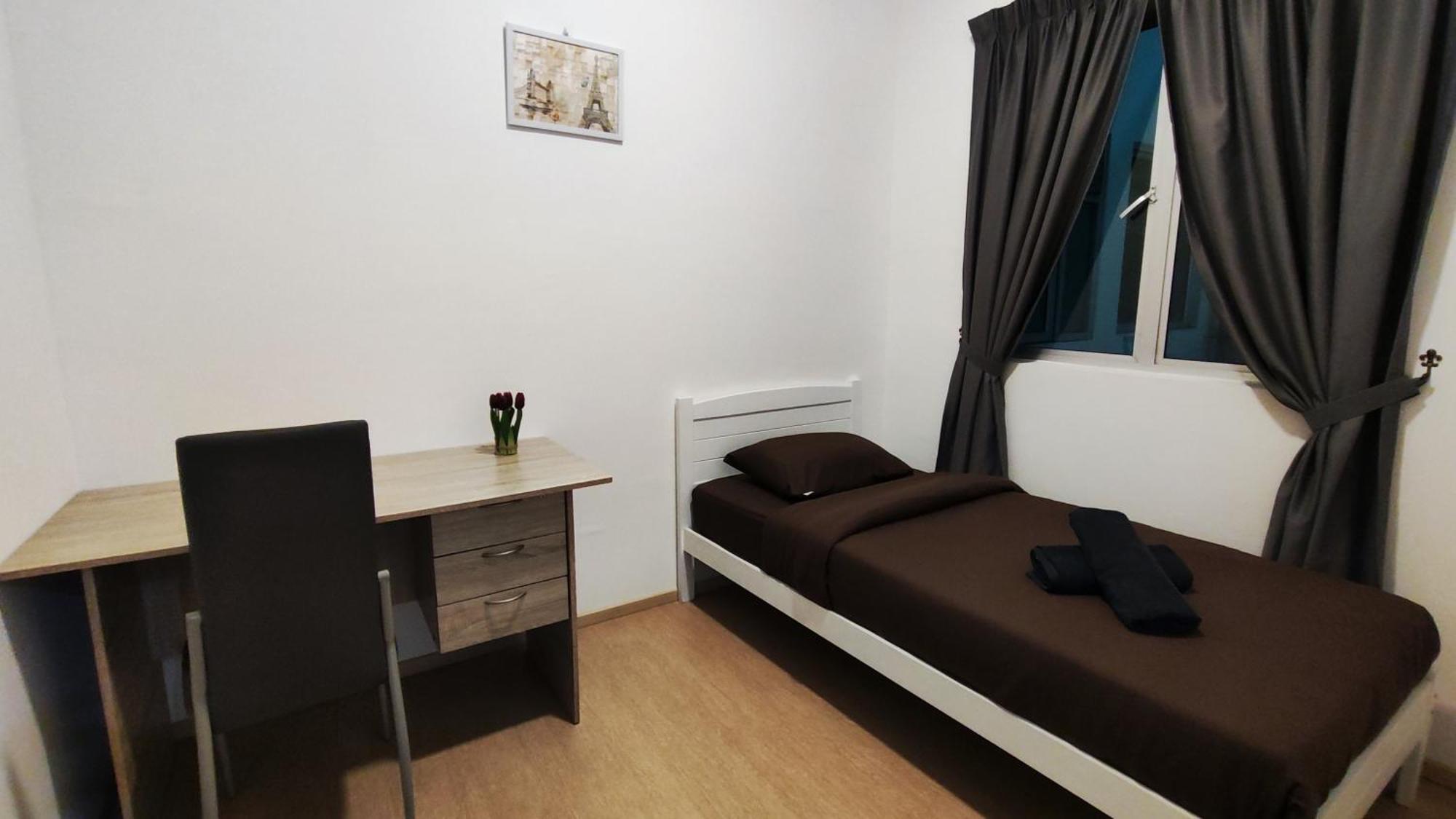 Apartment A One *