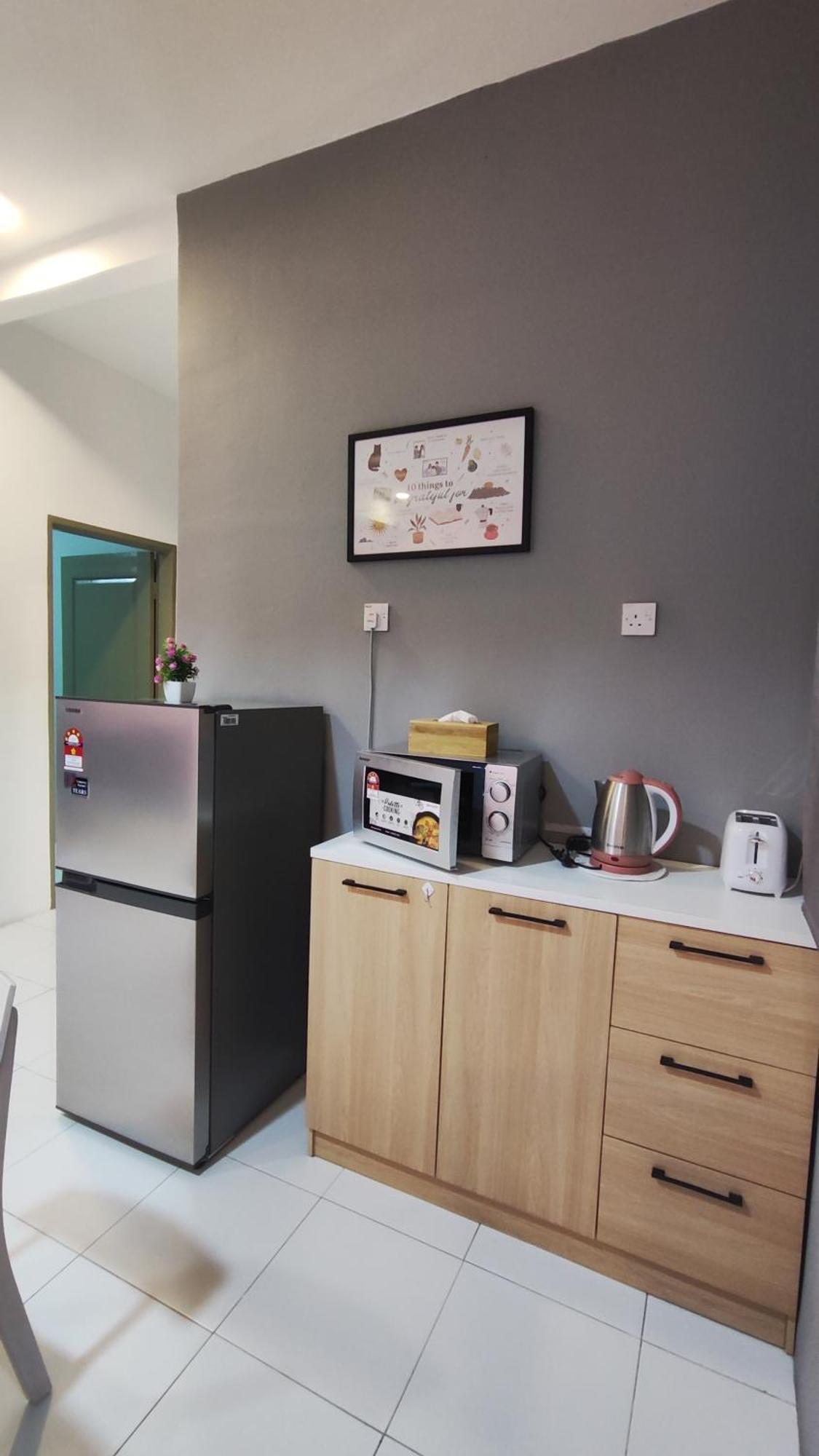 Apartment A One *